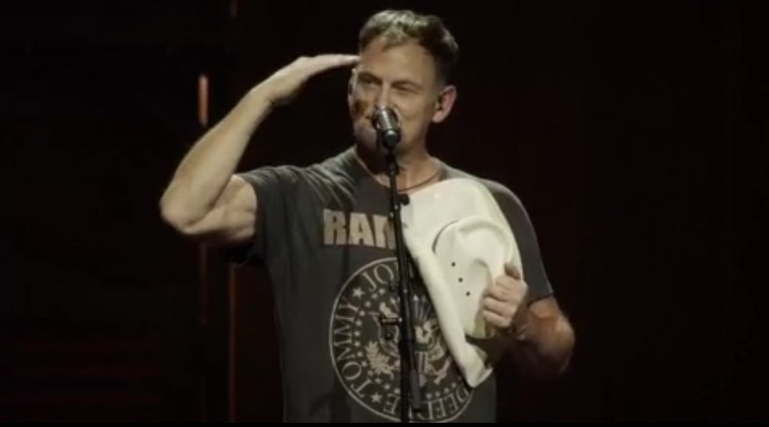 StevieNixx83's tweet photo. Hier is so paar van my heel gunsteling oomblikke tydens #CountryIsGroot van jou @steve_hofmeyr hierdie was amper 2 ure se propvol genot en vermaak uit die heel boonste rakke!!!ππ»ππ»ππ» @AfrIsGroot https://t.co/YKIUNcQuUr