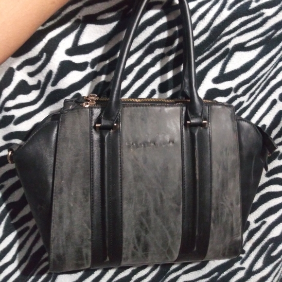 tatymontespr's tweet photo. So good I had to share! Check out all the items I'm loving on @Poshmarkapp from @Twi_Tere #poshmark #fashion #style #shopmycloset #2bbebe #bananarepublic: https://t.co/OSHJzlEEFD https://t.co/1WvCJnxnl7