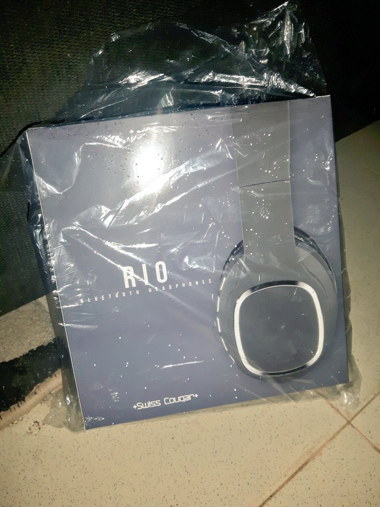 cheriphnoni's tweet photo. Package came early today, all thanks to @TheDemolaExpoze courtesy @googleafrica for the #searchyourworld Google lens challenge . 
Keep lensing 
#searchyourworld https://t.co/IsCS2rSUqz