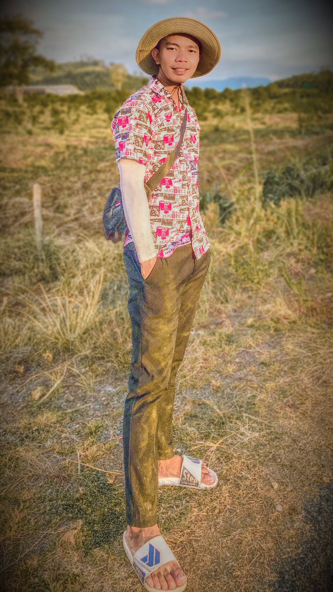 Brostouch8's tweet photo. poor boy https://t.co/hUe4hyuwfE