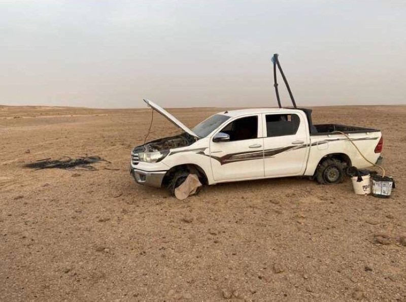 twasulnews's tweet photo. "ماشي مع الرجم جنوب".. عبارة أنقذت مفقود السليل من الموت
تصرف ذكي قاد المنقذين لمكانه في الصحراء 

تفاصيل مثيرة في قصة المفقود فهد الودعاني

https://t.co/le06JdNKY9

#السعودية #المملكة #عاجل https://t.co/RhhZJTib7Y