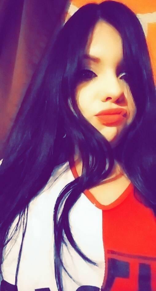 Romantitonta's tweet photo. La mujer mas odiada en #Mexicali en este momento. Abro hilo: esta chica ordenó ✌🏻pizzas y unas #bongless, se metió a su casa 🏠 apagó las luces y se negó a pagar. #PagaYanssen al parecer tiene 10 cuentas de facebook para estafar incautos en este caso la víctima fue #PizzaBros🍕+ https://t.co/Cw3yTIRiq8