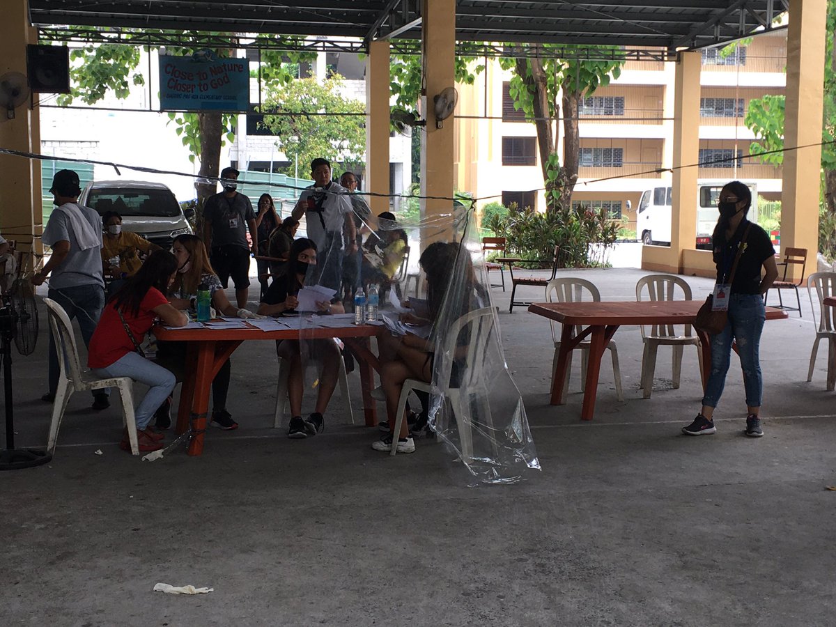 LOOK: Meanwhile, inside the school, social distancing protocols are observed Elderly, PWDs and pregnant women recipients are being prioritized for the cash distribution |  @cnnphilippines