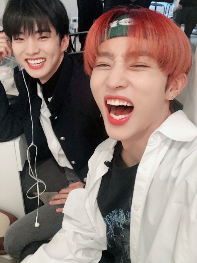 😁