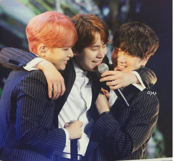 Ok, that's it for now~ I might miss some songs so your suggestions will be greatly appreciated ^^ have fun & enjoy! From this thread you can see all 3 KRY members shine so bright equally with their great talents & uniqueness, lets hype & support all of them in June 