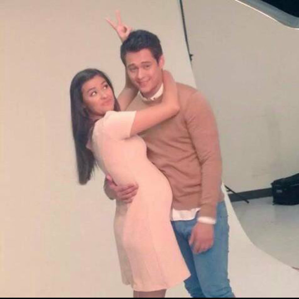 Photo shoot with my pregnant but definitely very sexy wife...Enrique Gil