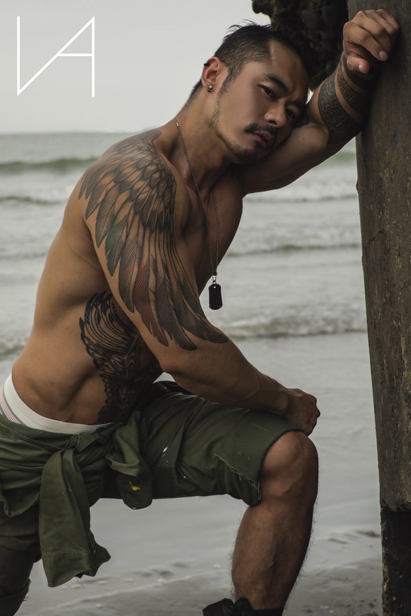 vanvision37's tweet photo. 「 失落沙洲 pt. II 」

model: titan 
direction: big
location: 桃園
2020.05

Follow me on IG at vanvision37

#malephotography #portrait  #portraitphotography #asianmen  #lgbt #malemuscle #asianfitness #asianmuscle  #男神 #男體  #buffbod #ripped  #menwithtattoos #tattoos #刺青 https://t.co/UBfrPCq1xW