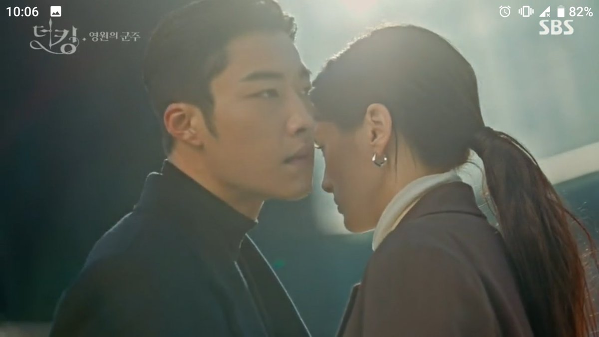  #TheKingTheEternalMonarch Pendinginan dulu. AKU SUKA SCENE INI. lovable  bikin Jo Yeong x Nari? Apakah bisa?