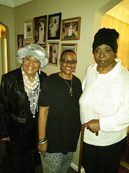 kjgranny2050's tweet photo. Mom I wish you were here, I'm still looking after Brenda, if you only knew. Happy Mother's Day. #imissmyMom #iprayismile https://t.co/wiZrEewA9X