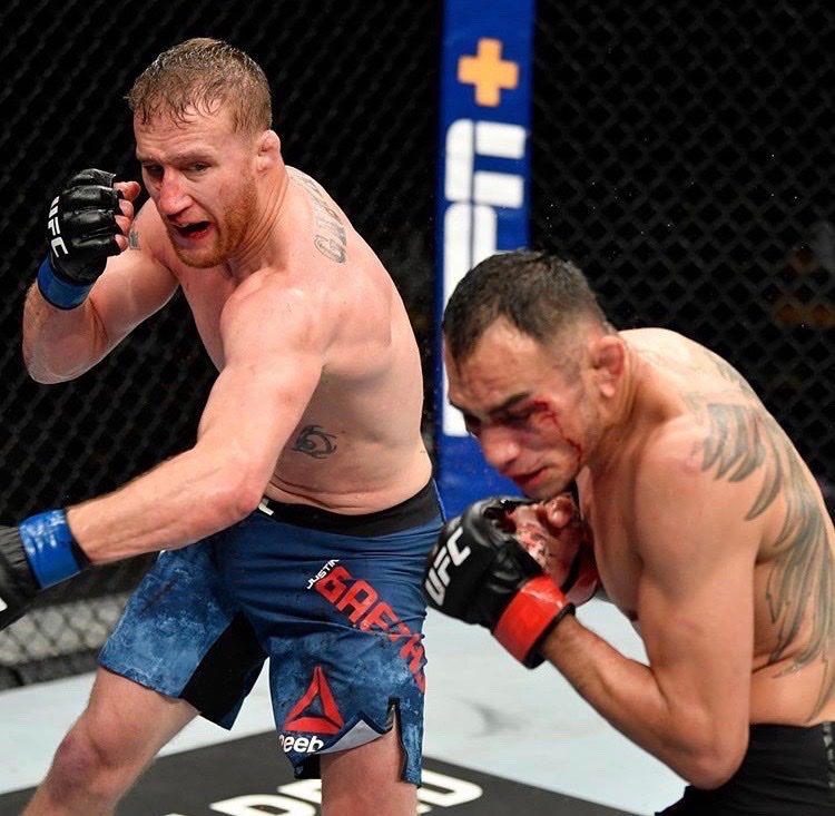 RankUpSports's tweet photo. Justin Gaethje wins the UFC interim lightweight championship against Tony Ferguson via 5th round TKO. Gaethje is guaranteed a fight with Khabib #UFC #UFC249 #JustinGaethje #RankUpSports https://t.co/yEIp5s9if7