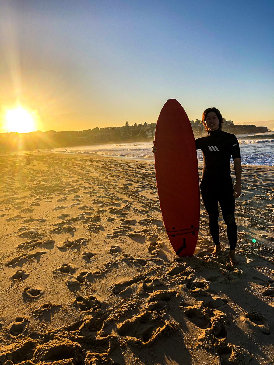 TAKUVLOG1's tweet photo. サーフィン🏄‍♂️をしてから家に帰り🍷を
ゆったりとした最高な１日です。

お母さん産んでくれてありがとう💐

#母の日 https://t.co/XAHTEkT4rW