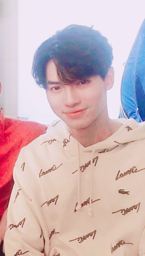 caishaodong1's tweet photo. #OnlyForWin
i love your smile cuz it's so sweet
@winmetawin 💚 🐰 https://t.co/vx7BZVssMr