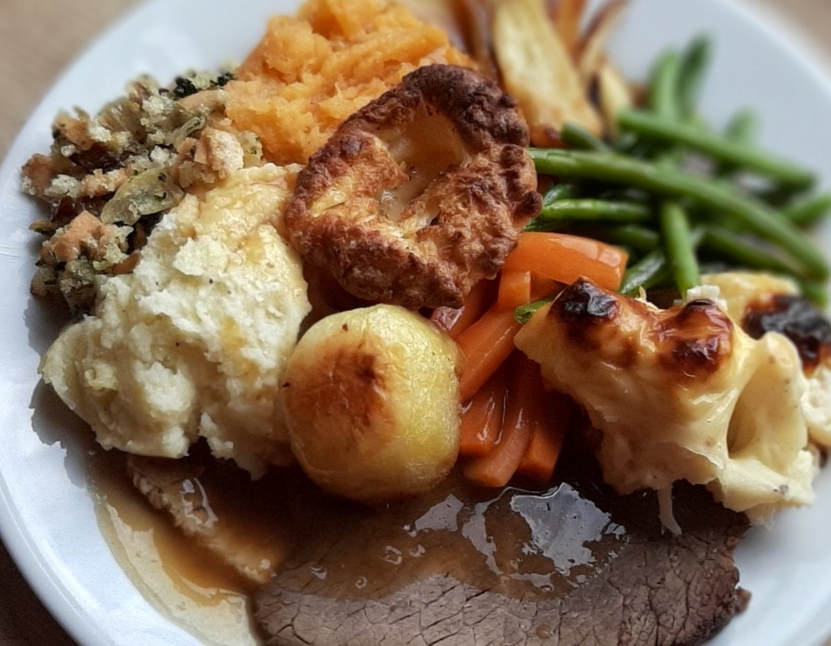 ffynnonearms's tweet photo. Still some slots left for #dialaroast #takeaways #Sunday #supportlocal #glutenfree #localfood #pembrokeshire https://t.co/vgDL0fIy5E
