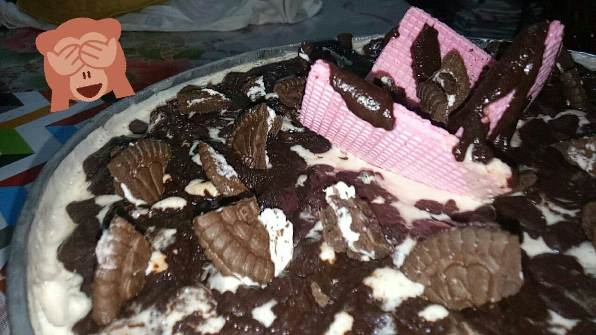 ser_macoy's tweet photo. My first homemade cake, a trying hard cake π
Di ko maitsurahan pero may itsura talaga yan. Haha
#homemadecake #cake #firsttime #fudgeebar https://t.co/ylp9p9abU6