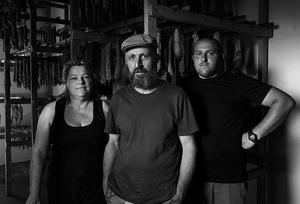 lebonproduit's tweet photo. #unjourunproducteur
Famille Poggioli et Mariani
https://t.co/HuF4085g24
#charcuterie #Corse https://t.co/UFRQpk4Z9r