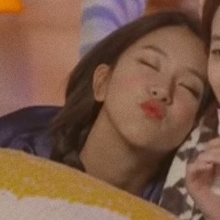 tinyychae's tweet image. she goes
like this: 🥺    or    like this: 😚