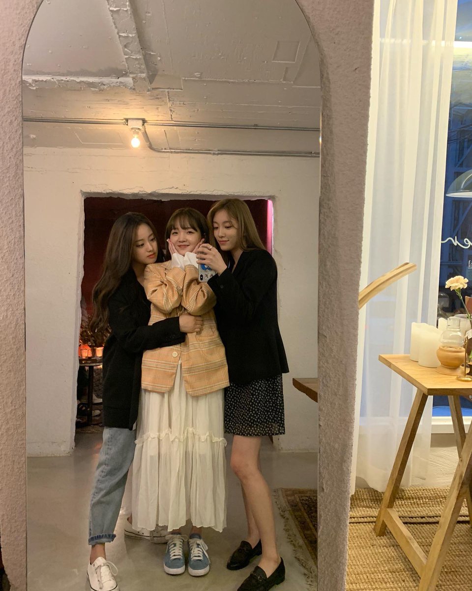 jane_chun_'s tweet photo. 언니들이랑❤️ https://t.co/dOM5hXJScj