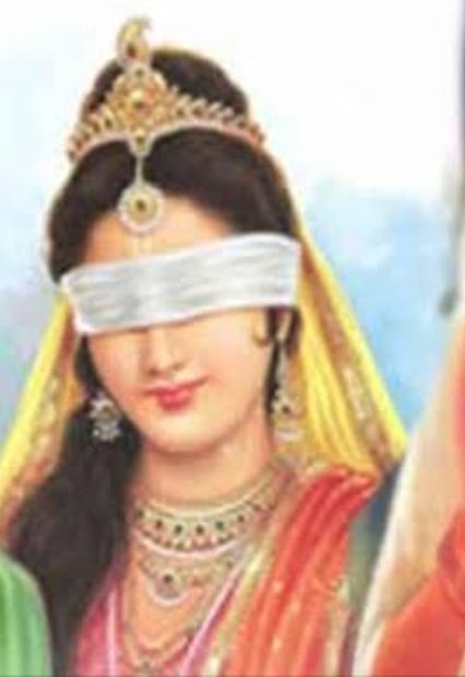 4. Maharani Gandhari: O Kunti, I'll remain indebted to you forever that you refused to bless Duryodhana with victory! Had you blessed him such, it'd have led to devastation!!  #HappyMothersDay  