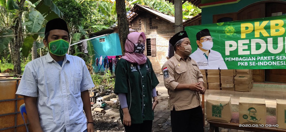 Pembagian paket sembako PKB seluruh Indonesia, terima kasih GUS AMI
<a href="/cakimiNOW/">A Muhaimin Iskandar</a> 
<a href="/DPP_PKB/">DPP PKB</a> 
<a href="/dpwpkbdiy/">DPW PKB DIY</a> 
<a href="/UmaruddinM/">Umaruddin Masdar</a>
