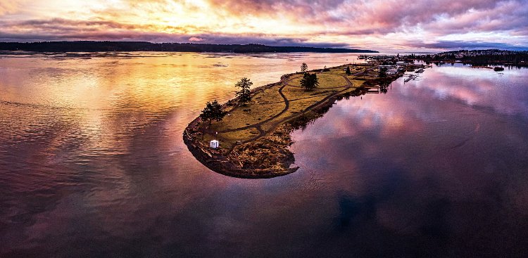 Day 1/7 of my life in pictures. No words, no people.
<a href="/J_Stephens_CPA/">Jeremy Stephens</a> nominated me.  He wants to see beautiful Vancouver Island ~ how about my back yard? #tyeespit 🌊🥰