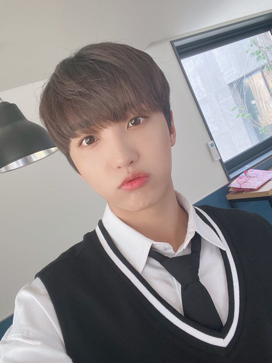 UP10TION's tweet photo. 오늘까지만 재탕🥳

#업텐션 #선율 #UP10TION #SUNYOUL https://t.co/HKC3hLqpbc