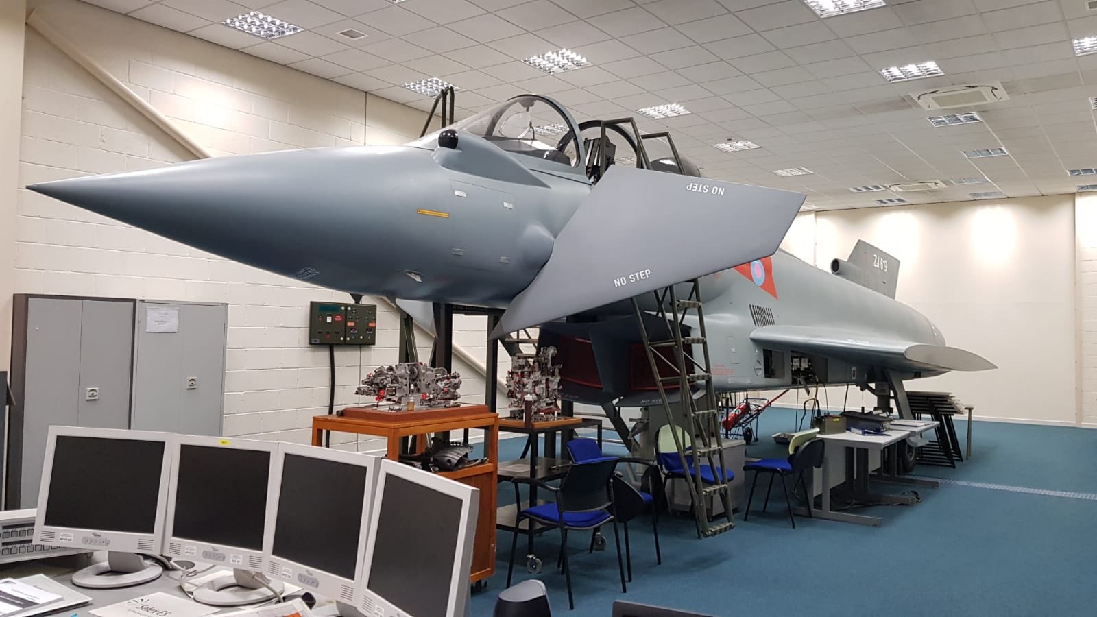 RAF Cosford on Twitter "A course of apprentice avionics or mechanical aircraft engineers