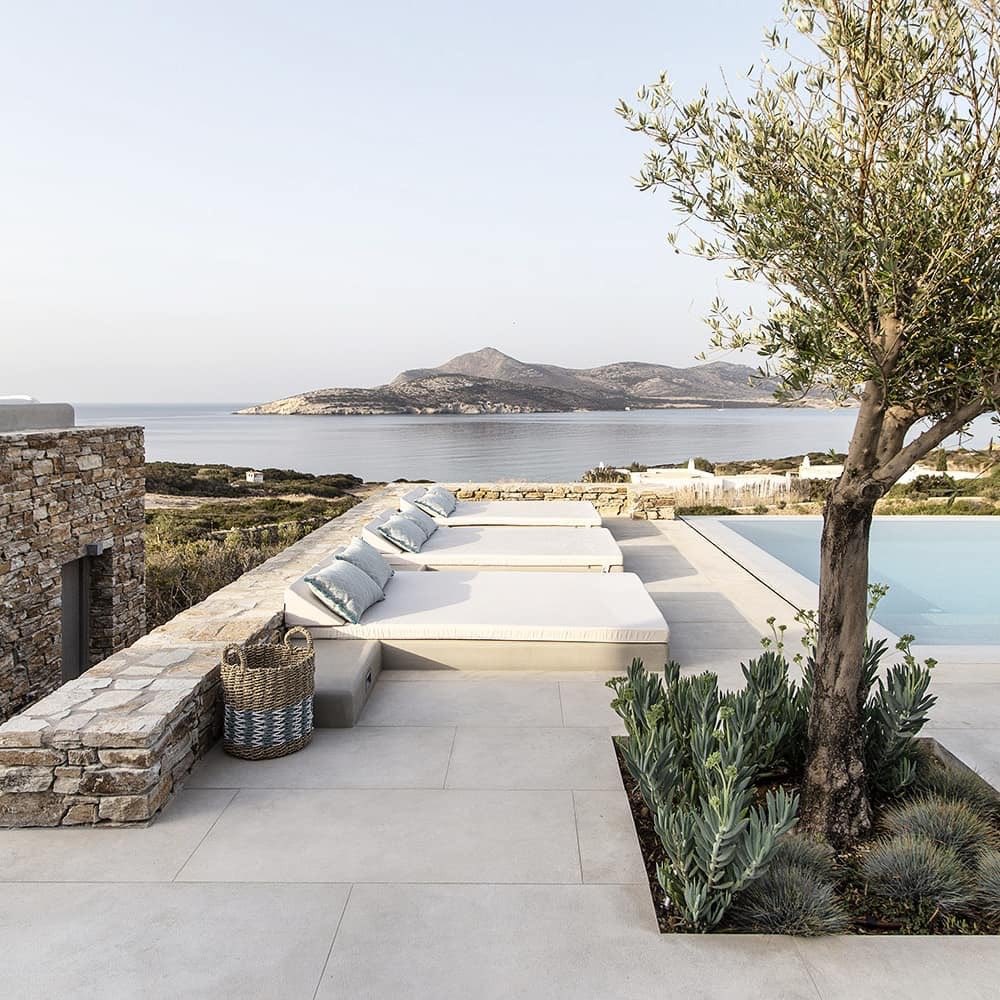 204Fashion's tweet photo. Greece | 204Fashion https://t.co/d7B166nN2q