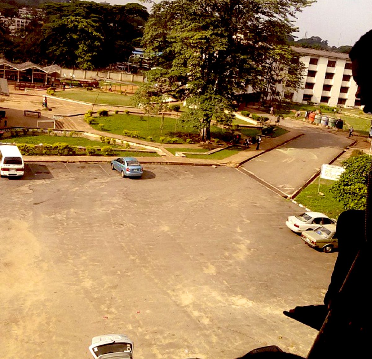 INDEPENDENCE HALL UNIVERSITY OF IBADAN.S/O to niggas who’ll see you at the entrance of the bathroom 11pm, standing like a soldier and would be like “bros let me pass” Then you’ll respond with “My Gee person dey inside” Dude will giggle, then leave for another blocks bathroom.