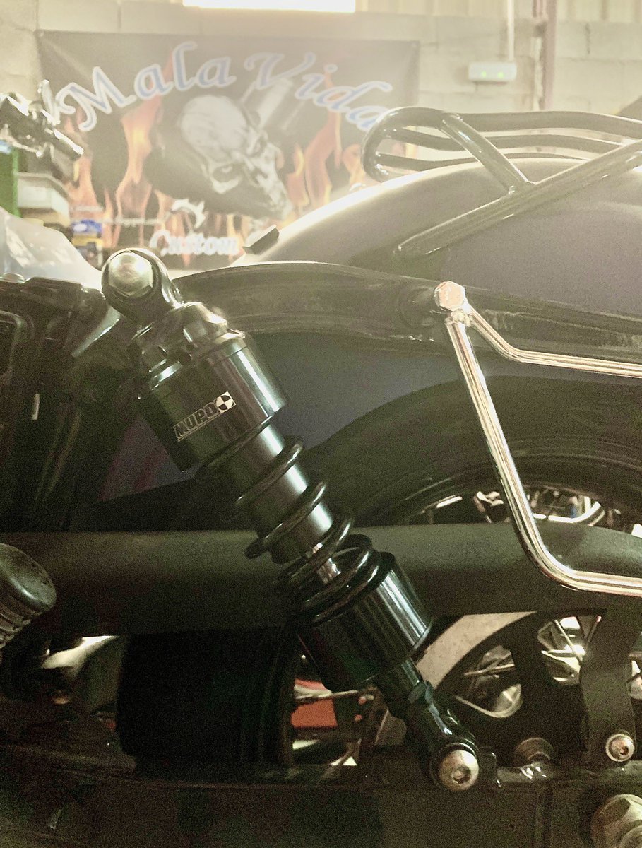 javidffd's tweet photo. Amortiguadores MUPO para Harley Davidson Dyna Street Bob. Malavidacustomgarage.zodiac/nl/es.
#muposuspension ,#dynastreetbob ,#dynastyle ,#clubstylefxr ,#clubstyledyna ,#coin,#malaga ,#malavida75,#harleydavidson ,#sportster883 ,#clubstylesportster ,#zodiac_spain_portugal_andorra https://t.co/BjSPKKENYG