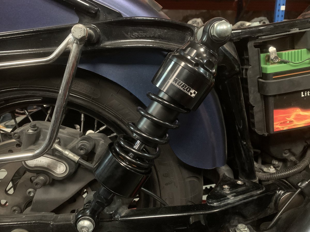 javidffd's tweet photo. Amortiguadores MUPO para Harley Davidson Dyna Street Bob. Malavidacustomgarage.zodiac/nl/es.
#muposuspension ,#dynastreetbob ,#dynastyle ,#clubstylefxr ,#clubstyledyna ,#coin,#malaga ,#malavida75,#harleydavidson ,#sportster883 ,#clubstylesportster ,#zodiac_spain_portugal_andorra https://t.co/BjSPKKENYG
