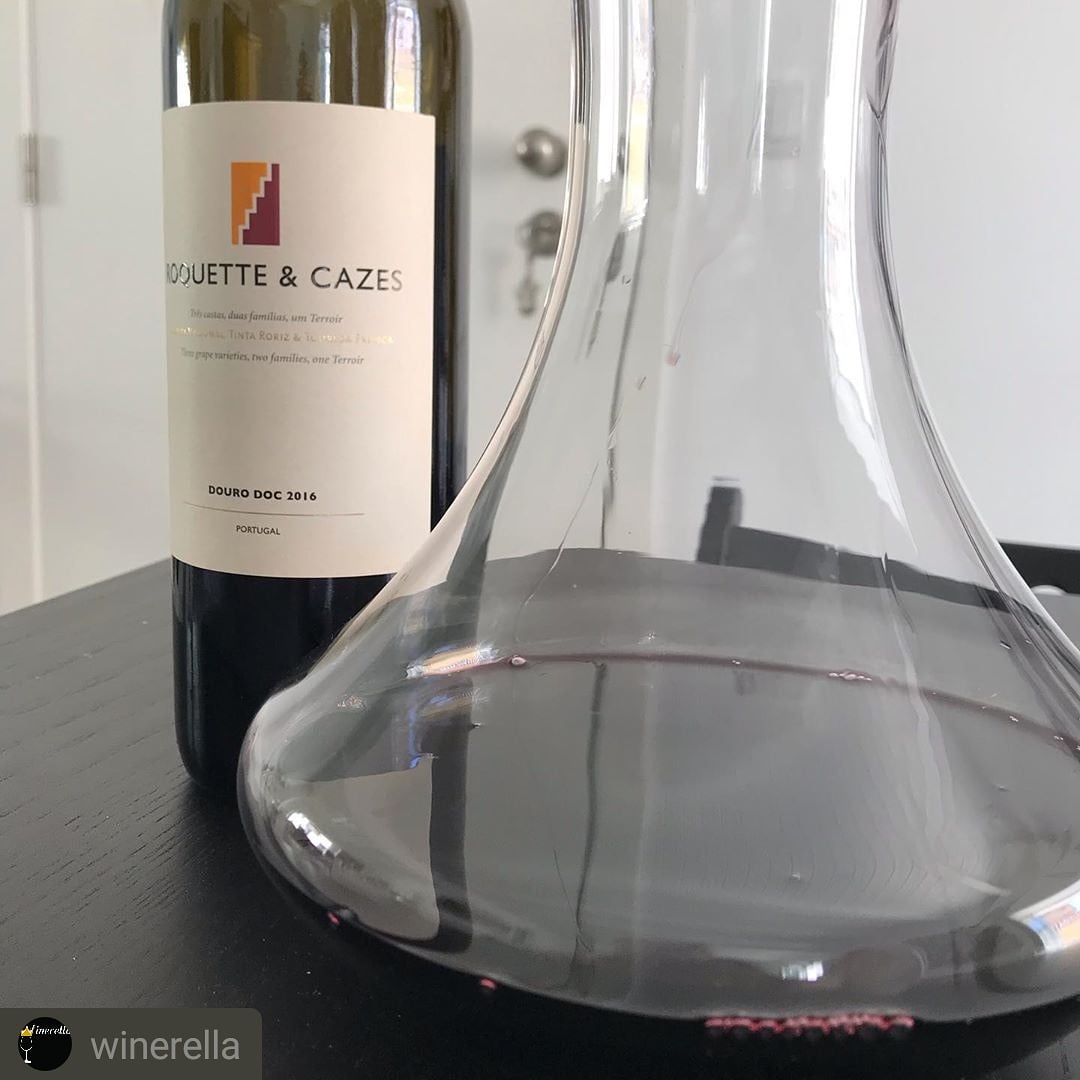 roquettecazes's tweet photo. Taste a Roquette &amp; Cazes with your beloved ones. #Sunday lunch is perfect for that. Enjoy your meal !!🍷✨
.
Photo: ©Winerella
All rights reserved
.
#RoquetteCazes #ChateauLynchBages #LynchBages #QuintadoCrasto #Douro #Bordeaux #Cazes #JMCazes #Vinho #Vinhos #Wine #Wines #Wein https://t.co/JVqDoSWX4b