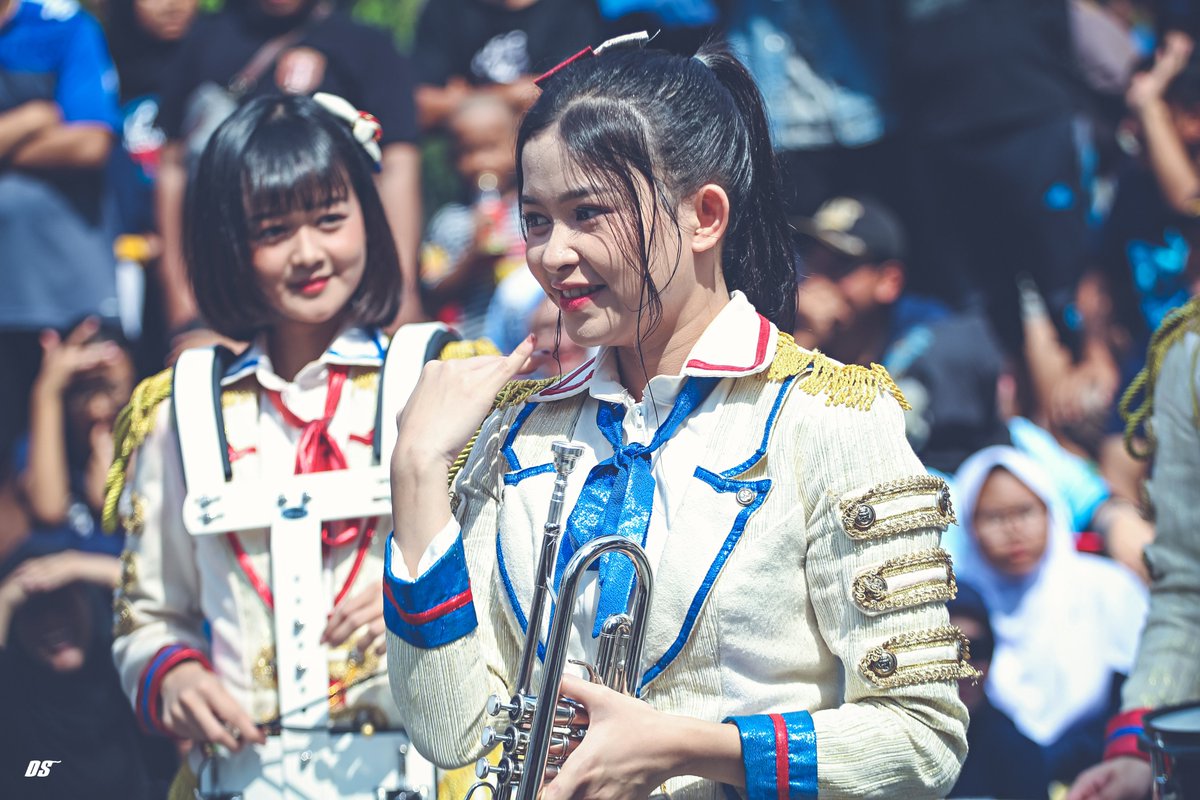 duwiDS_'s tweet photo. Amle @R_AmelJKT48 

#throwback 
Marching Band 🎷🥁
#JKT48TeamJ @ CFD, 17-11-2019 https://t.co/RFUnTGnHoX