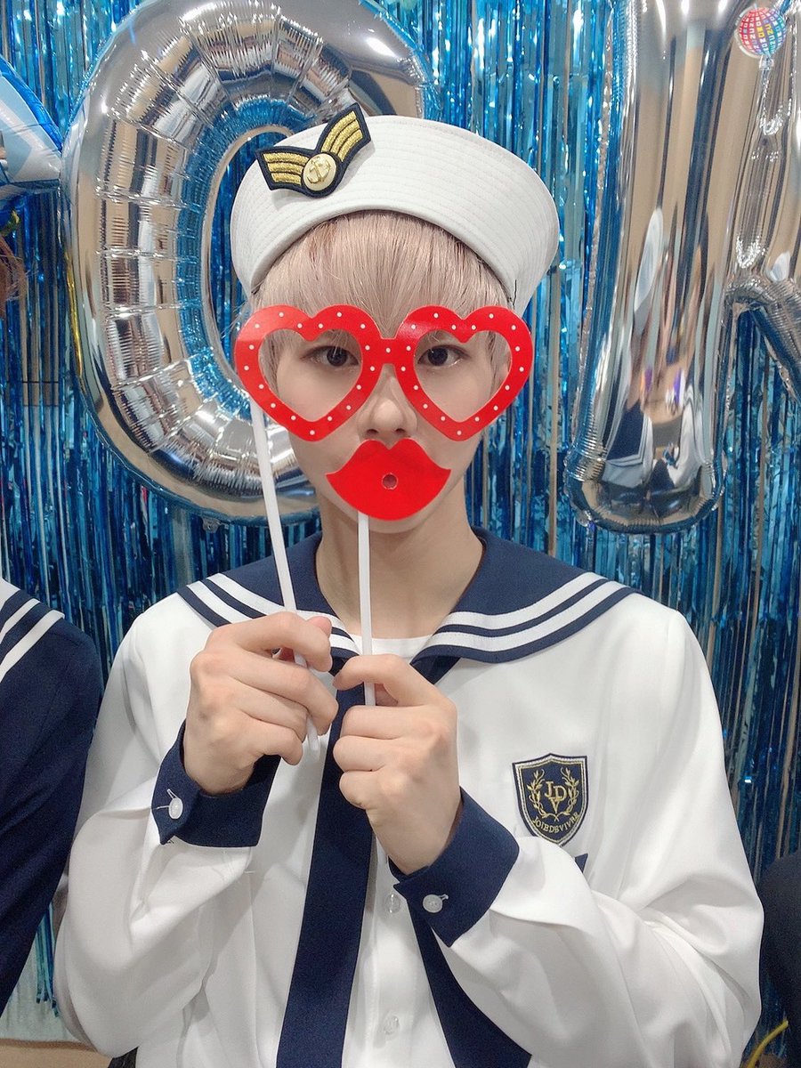 🎉 Meet &amp; Call 🎉

하트둥이 사랑둥이 #윈

#MCND #WIN #SCHOOL_AGE #떠 #Spring #밋앤콜