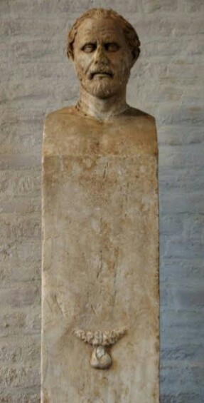 256Chrisemma's tweet photo. The phallus, often in the form of a herma, was an object of worship as a symbol of fertility.
#WipeHomophobia https://t.co/iO56v8IqVc