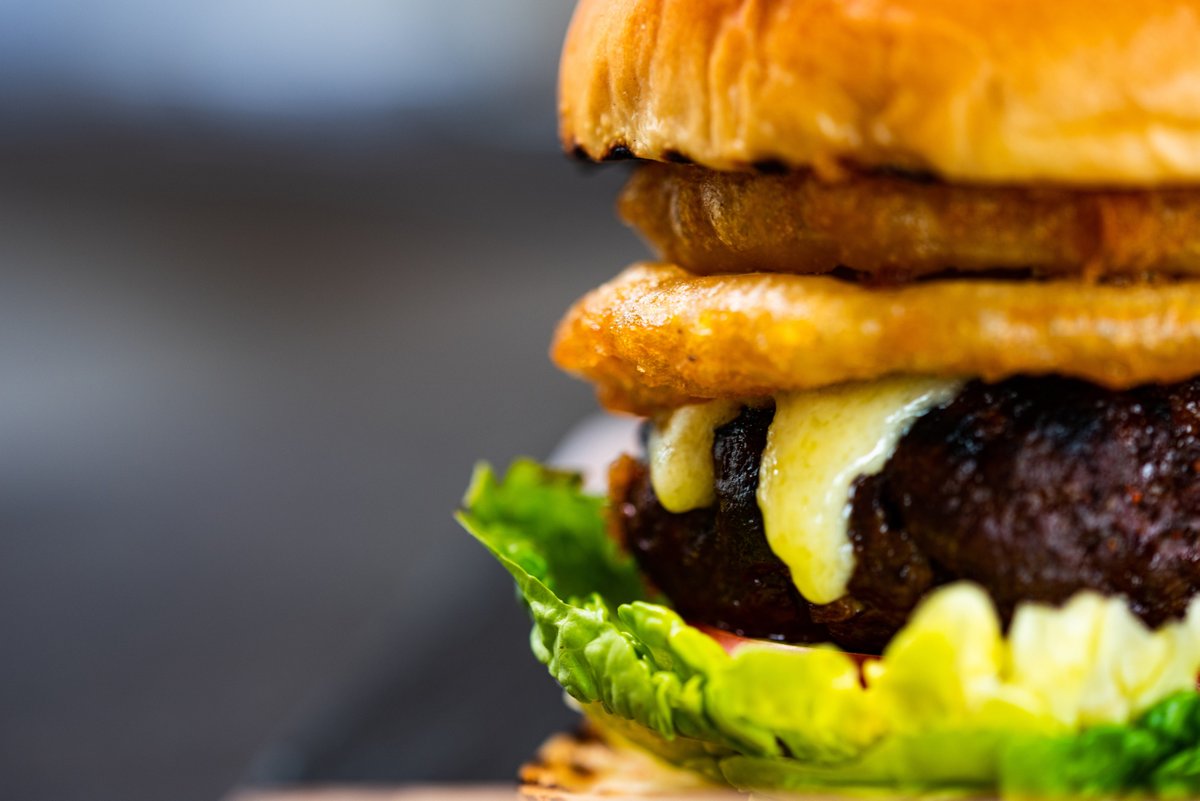 theoldvol's tweet photo. Who enjoyed an at home BBQ yesterday in the very hot sunshine? And now the sun has decided to hide behind the clouds today what's on the menu today?

Let us know what you are up to we'd love to hear!

#theoldvol #theoldvolunteer #caythorpe #foodie #bbq #sunshine #burger https://t.co/c7GWM5jIsa