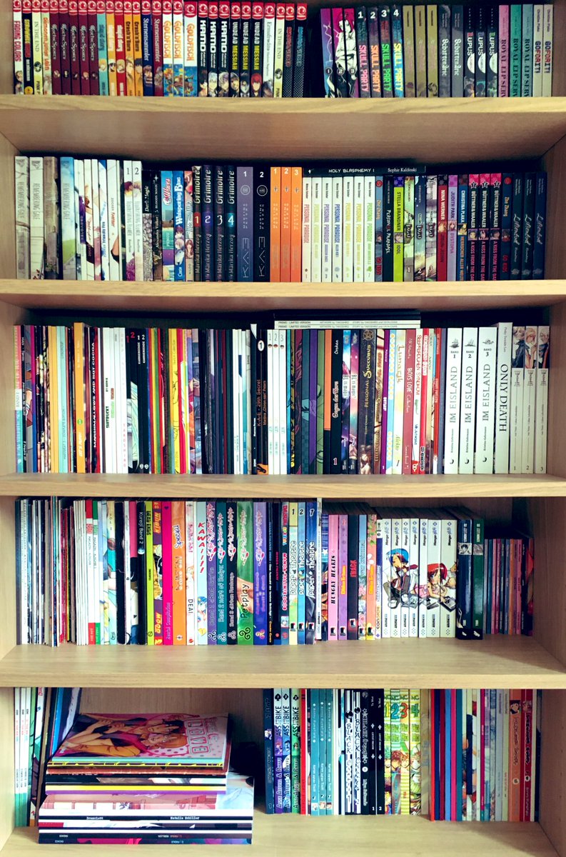 deutscheManga's tweet photo. Teilt in diesem Thread eure #deutschemanga Shelfies oder auch eure jüngsten (Gross)einkäufe :3 https://t.co/OotyyfSWML