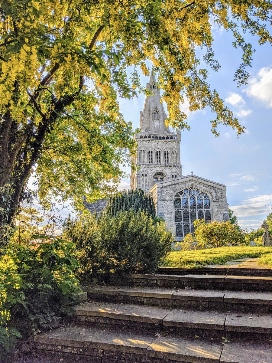 CastorChurch's tweet image. Today is the Fifth Sunday of Easter. The Gospel reading set for Sunday 10th May is John 14. 1-14 which tells of Jesus comforting the Disciples.  You may watch Fr David's special message for today, recorded from the Rectory, via our YouTube channel.

youtu.be/NOIXRe4Fjiw