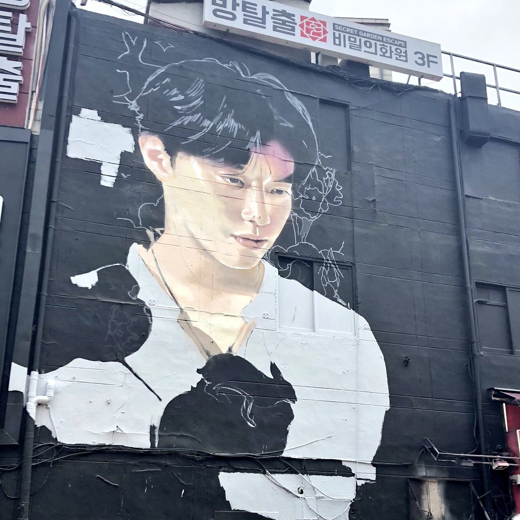 rrealcotton's tweet photo. 수호바 홍대에 하는 이벤트 준비중인가봐💦💦😭 https://t.co/MySc6dOGfV
