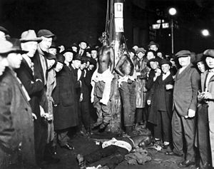 En 1922, le Klan compte plus d’un million de membres. S’ensuivent,dans les décennies suivantes, un enchaînement de violences qui seront excusées par la Justice du Sud de façon quasi-systématique.En 1924, lors du renouvellement du corps législatif, onze gouverneurs et de nombreux