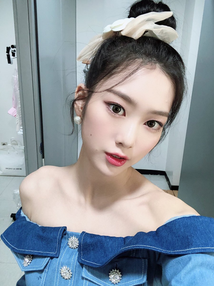 WM_OHMYGIRL's tweet photo. #오다주웠지호 #인기가요 #1위고마워요
우리 미라클짱짱!!! https://t.co/70g5gPmTLO
