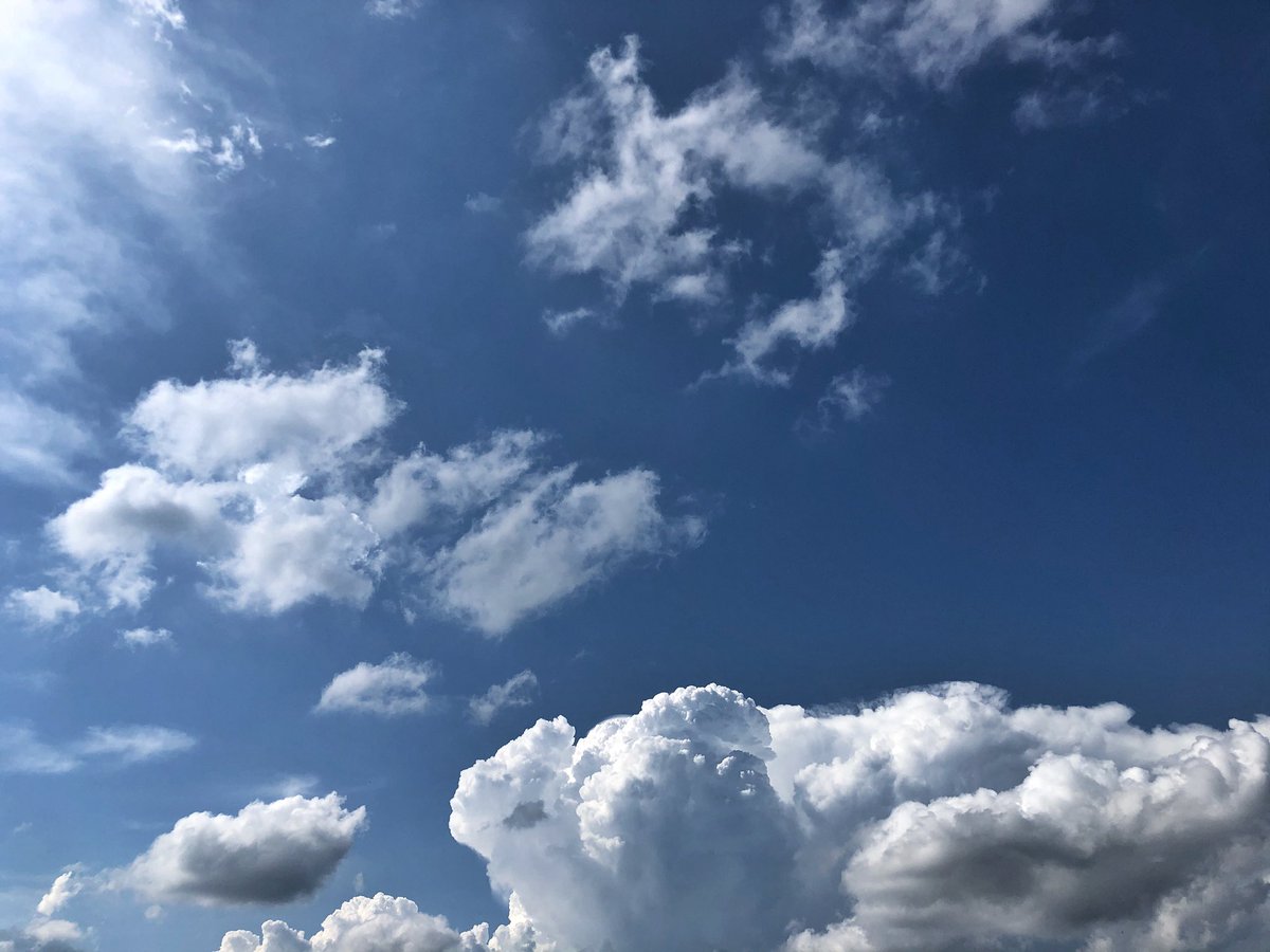 Mayhaa's tweet photo. #Orages en approche hier en fin d’après midi, Gironde https://t.co/gp1joR4R4F