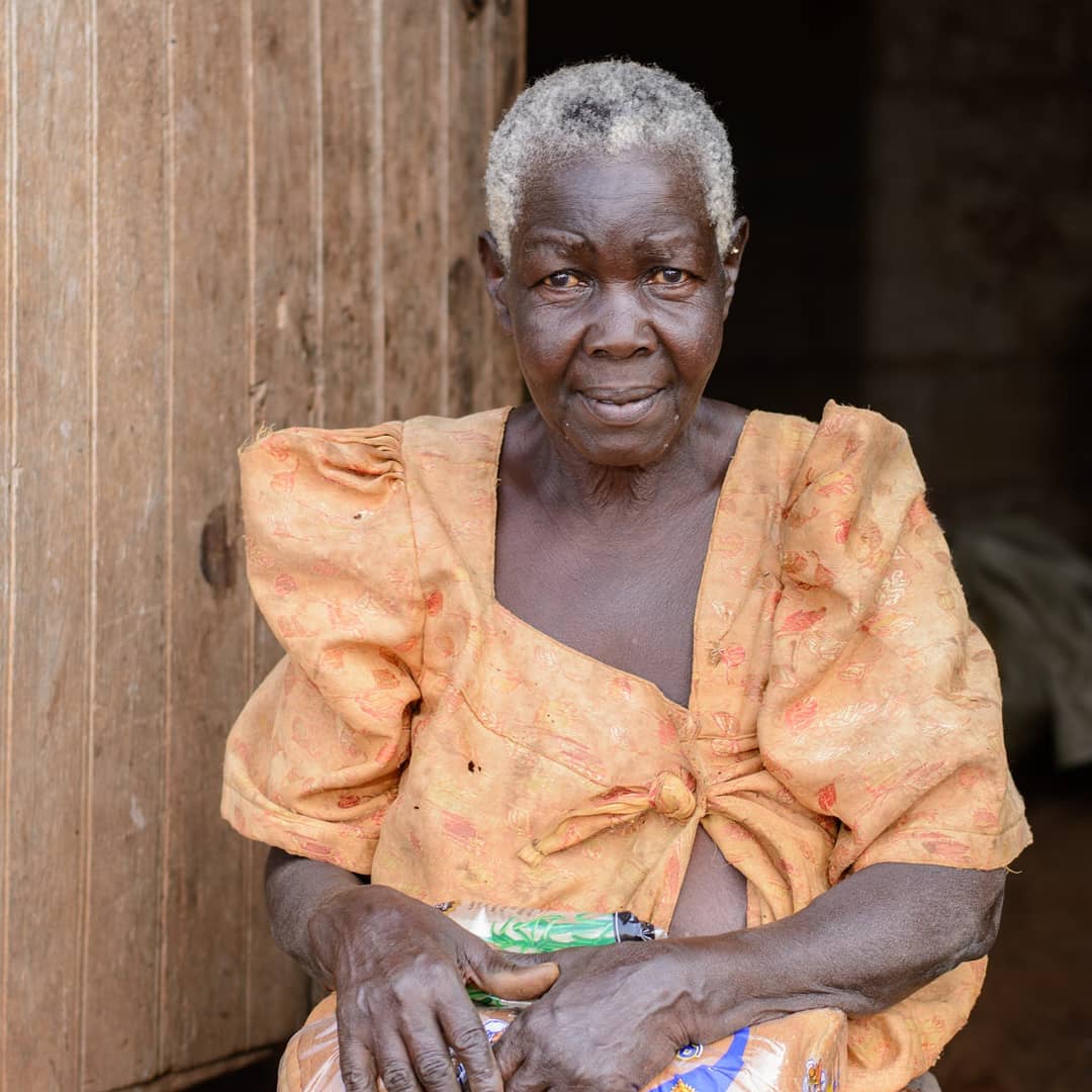 _africansdiary's tweet photo. We join the world to celebrate African women on #MothersDay. Words is not enough to characterize our mothers. They deserve to be celebrated every second, every minute, every hour and every day. They are the real CHAMPIONS.
Happy Mother's Day to every African mothers and sisters https://t.co/B2TyyJ2WZR