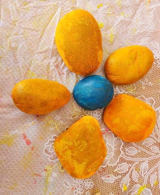 CrownCareUK's tweet photo. Holyrood ladies enjoying painting pebbles to make flowers for their garden @LaverZoe  🌈❤️🌈 #Arts #Crafts #Carehomes #Wakefield https://t.co/1COogE0Lcq