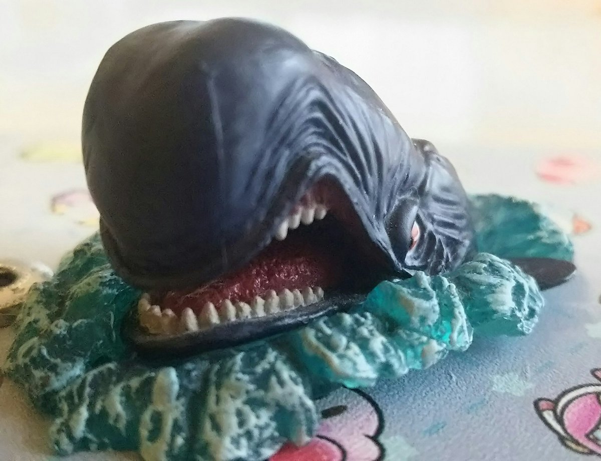 スニージーひろちょい隊長 さて こちらをご覧ください ピノキオ に登場する怪物クジラ モンストロのフィギアです 水飛沫に鋭い牙 鼻孔に頭のシワに舌の質感まで完璧に再現されてます 凄いでしょ これ 10年位前に売ってたチョコエッグのオマケ スニージーひろちょい隊長 さて こちらをご覧ください ピノキオ に登場する怪物クジラ モンストロのフィギアです 水飛沫に鋭い牙 鼻孔に頭のシワに舌の質感まで完璧に再現されてます 凄いでしょ これ 10年位前に売ってたチョコエッグのオマケ