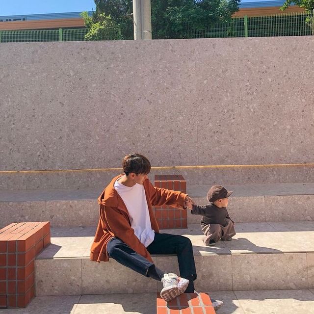 RoWoon_B's tweet photo. Después del primer cumpleaños de Seth nos llega la buena noticia: tendría un hermanito muy pronto. https://t.co/Ki61umgXQN