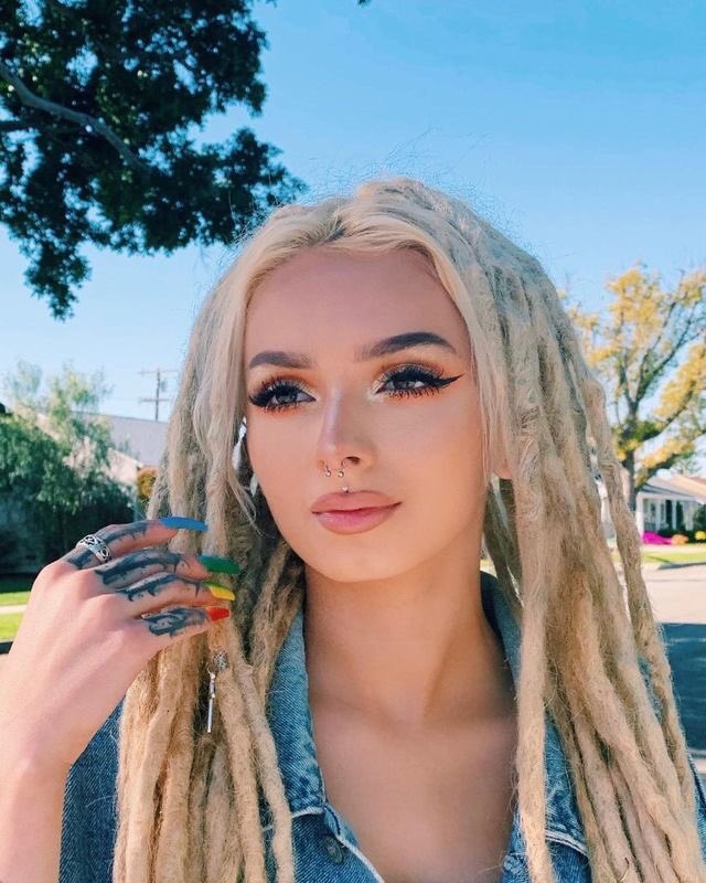 Después del primer cumpleaños de Seth nos llega la buena noticia: tendría un hermanito muy pronto.