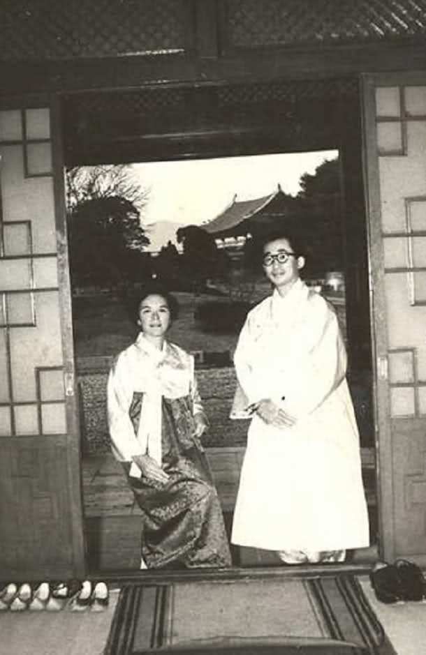 Sunjong tidak mempunyai anak, maka Lee Un mewarisinya sebagai ketua keluarga Lee.Lee Un meninggal pada tahun 1970 dan diwarisi oleh anaknya Lee Gu.Lee Gu berkahwin dengan perempuan US bernama Julia Mullock.