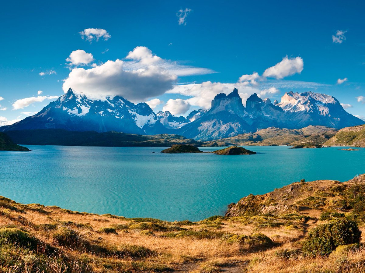 ultimate_dest's tweet photo. This stunning landscape photo was taken in Torres del Paine National Park in #Chile. A wild, bio-diverse area, home to huge mountains, blue lakes, verdant forests, fast flowing rivers, Glacier Grey &amp; soaring Andean condors.

#travelagent #chorleywood #favouritephotos #travelideas https://t.co/Tmbk9o5HYv