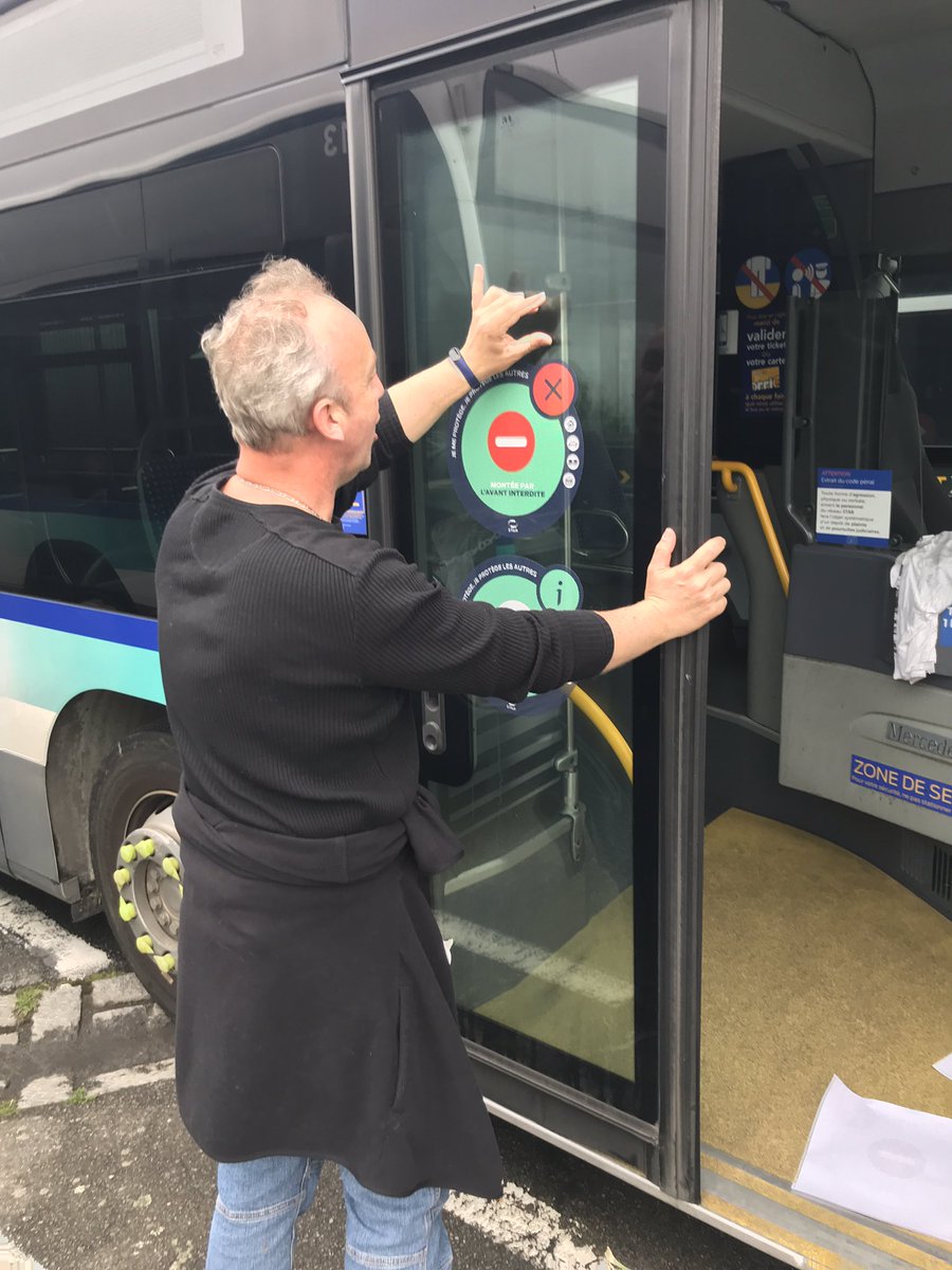 j_champen's tweet photo. Mobilisation générale ce dimanche  à @keolisrennes pour préparer le réseau #Star et les consignes sanitaires. @rennesmetropole #Deconfinement https://t.co/K0HMeTqKLn