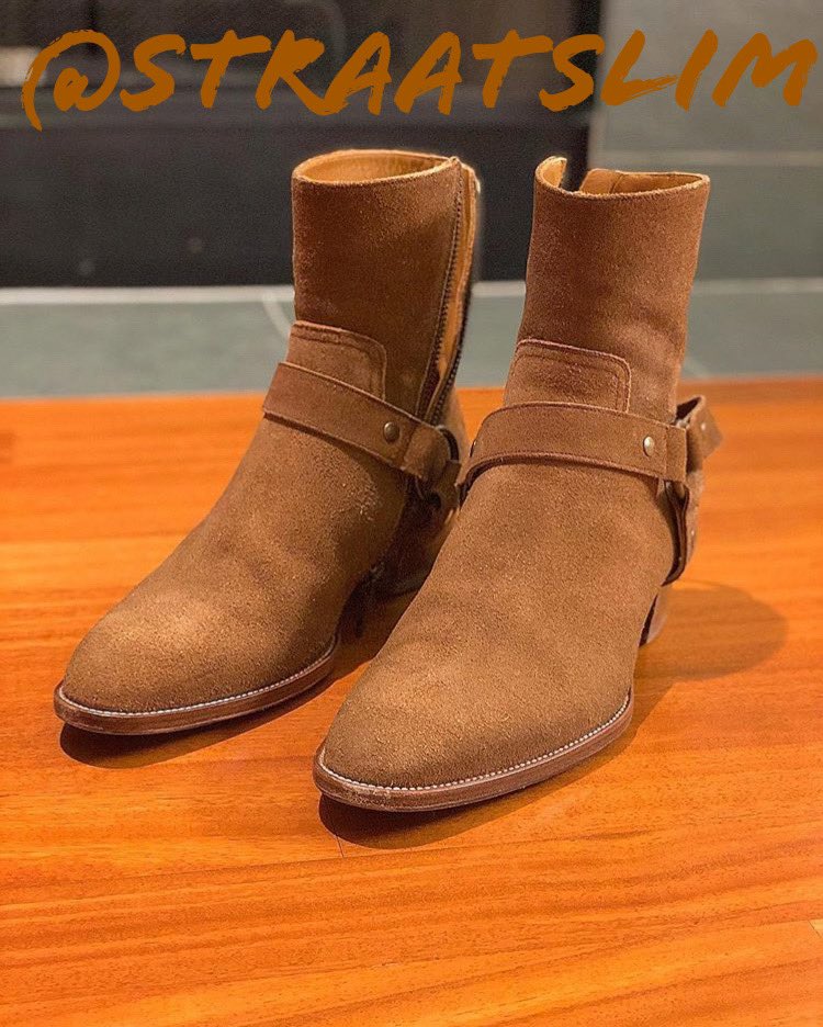 hissobulawayo's tweet photo. British style Chelsea boots 🥾 for men for only R1550 StraatSlim #StraatWear #Skoengang #M!C #MenWitClass #uMalambaneMustRise #day44oflockdown https://t.co/Vt6Sgcb8Ca